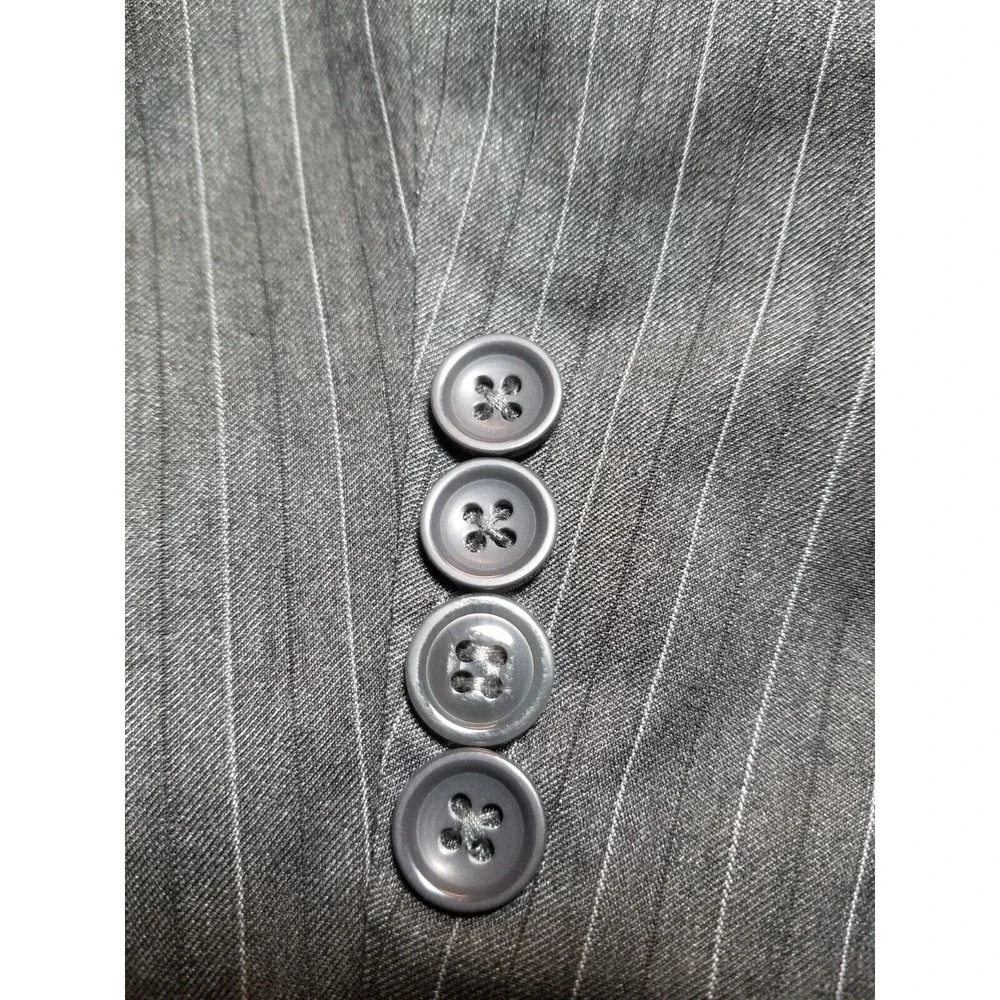 Bocaccio Uomo Dark Gray Pinstripe 2‎ Button Front 4 Button Sleeve 2 Vents 46S